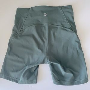 Lululemon shorts size 4